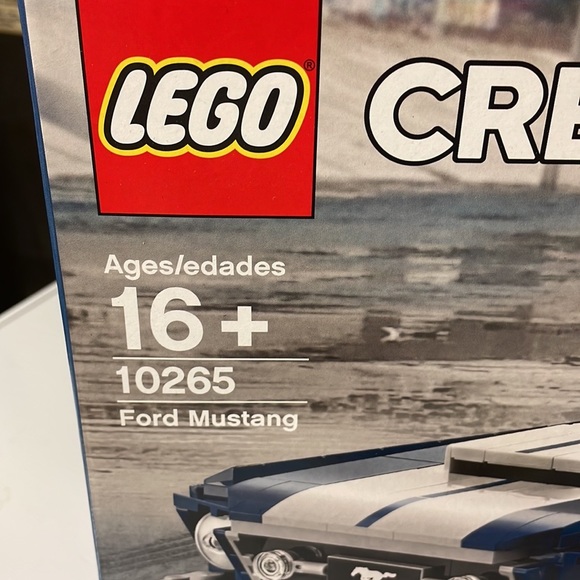 1967 Shelby Mustang Lego #10265 - Picture 5 of 11